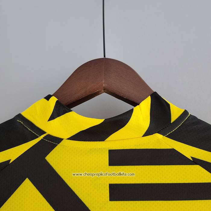 Borussia Dortmund Shirt
 Pre-Match
 2022 Yellow
 and 
Black
